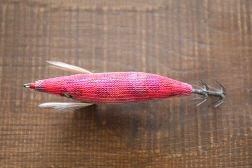 釣れるけどロストしない桐製のエギを販売しています