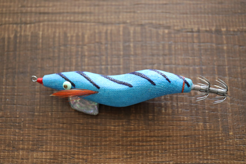 釣れるけどロストしない桐製のエギを販売しています