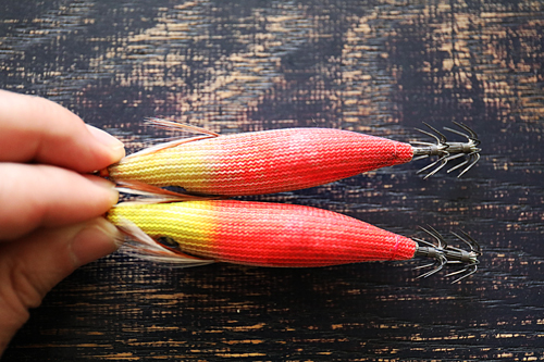 釣れるけどロストしない桐製のエギを販売しています